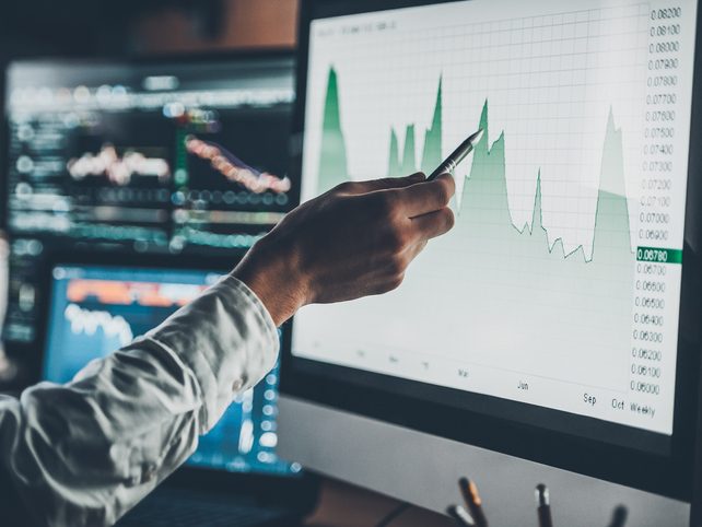 ２０２５年２月期、ウエルシアHDの理論株価